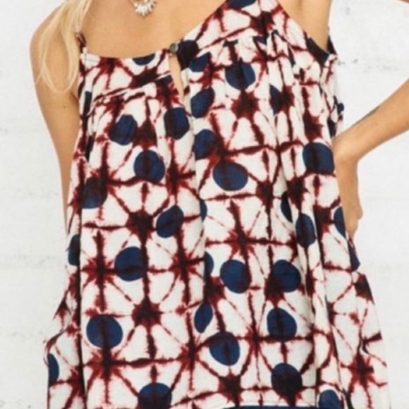 B117💙Stunning urban print design camisole w/a-line flowy fit through body💙 - Picture 5 of 7